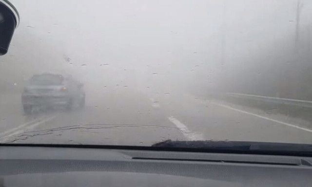 Κρήτη: Παρά την έντονη ομίχλη κάνουν προσπεράσεις