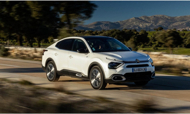 Πόσο κοστίζουν τα καινούργια Citroen C4 X και Ε-C4 X;