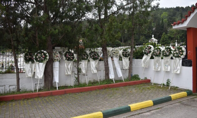 Άρτα: «Θα μείνουμε δυνατοί, εγώ θα σε στηρίξω» - Τα λόγια που ψιθύριζε η μητέρα στον σύζυγό της