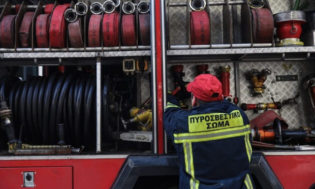 Φωτιά τώρα σε διαμέρισμα στα Κάτω Πατήσια