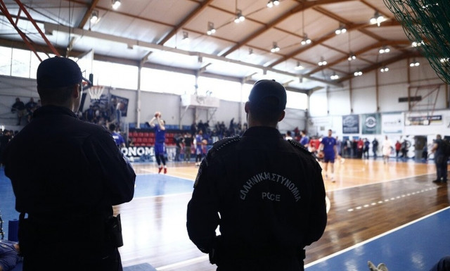 Αναστάτωση στη Νέα Ερυθραία - «Ντου» στο γήπεδο και καθυστέρηση στο Πανερυθραϊκος - Ηρακλής