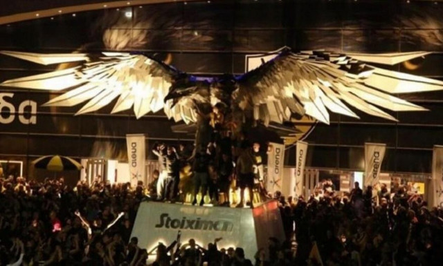 ΑΕΚ: Ολονύκτιο πάρτι τίτλου στην «OPAP Arena» - Δεν… κοιμήθηκε η Νέα Φιλαδέλφεια (vid)