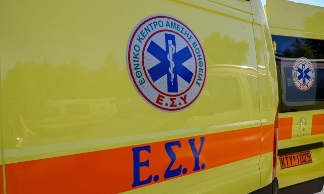 Τροχαίο στην Αττική οδό - Απεγλωβίστηκε τραυματισμένη γυναίκα