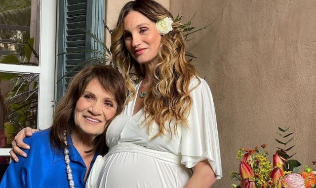 Ελπίδα: Συγκινεί η κόρη της για τη Γιορτή της Μητέρας