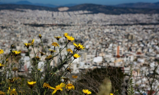 Καιρός: Μίνι καλοκαίρι με ζέστη και αφρικανική σκόνη - Πού θα φτάσει 30 βαθμούς ο υδράργυρος