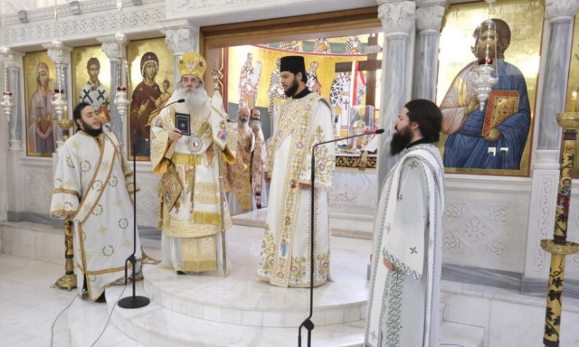 Χειροτονία Διακόνου από τον Μητροπολίτη Πειραιώς Σεραφείμ