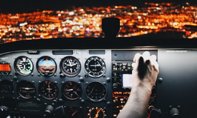 Το «μπιλάκι», ο «πρεβεζιάνος» και οι υποψήφιοι πιλότοι που θα έπαιζαν τις ζωές μας «κορώνα γράμματα»