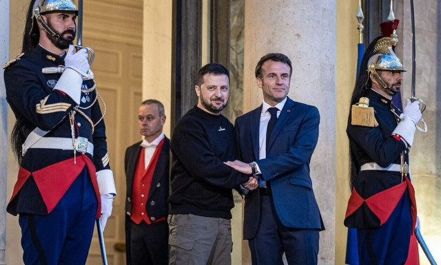 Μακρόν: Εκπαίδευση Ουκρανών πιλότων στη Γαλλία για τον χειρισμό μαχητικών αεροσκαφών