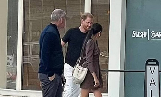 Χάρι - Μέγκαν: Η πρώτη εμφάνισή τους μετά τη στέψη του Καρόλου - Με ποιους διάσημους δείπνησαν
