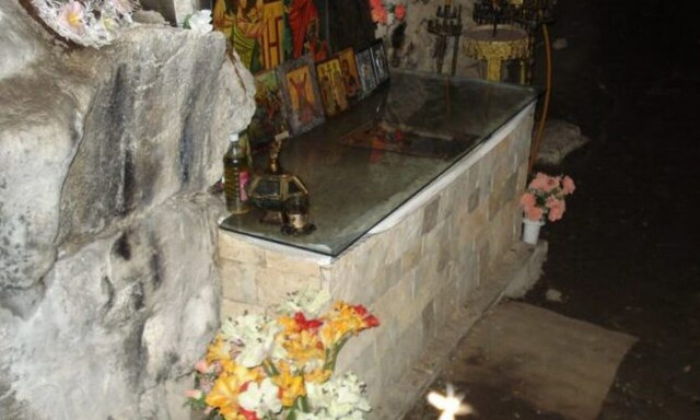 Το σπήλαιο του Αγίου Ανδρέα του Ερημίτη