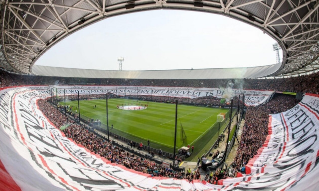 Φέγενορντ: Επικό πανό 550 μέτρων στη φιέστα - Κάλυψε σχεδόν όλη την περίμετρο του σταδίου