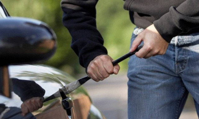 Συνελήφθη κλέφτης πολυτελών οχημάτων - Είχε «σηκώσει» τα ΙΧ της Καλομοίρας και του Perez του ΠΑΟ