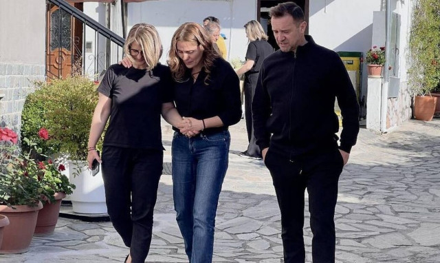 Με συγγενείς θυμάτων της τραγωδίας των Τεμπών συναντήθηκε σήμερα η Μπέτυ Μπαζιάνα