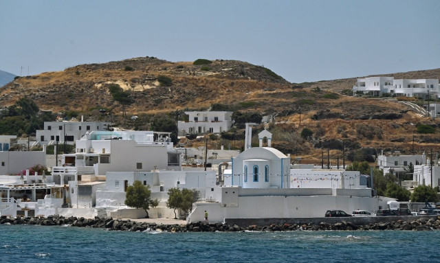 Μήλος: H Le Figaro την αποθέωσε - Tο νησί με το «σεληνιακό τοπίο»