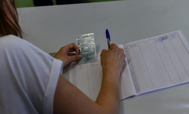 Εκλογές 2023: Ανοιχτά το Σαββατοκύριακο τα αστυνομικά τμήματα για ταυτότητες και διαβατήρια