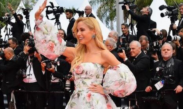 Φεστιβάλ Καννών: Έλαμψε στο κόκκινο χαλί η Δούκισσα Νομικού