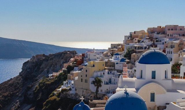 Απόβαση της εφορίας σε τουριστικούς προορισμούς με 30.000 ελέγχους