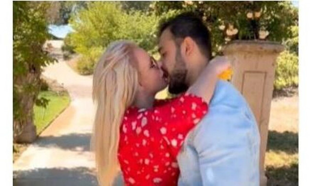 Μπρίτνεϊ Σπίαρς: Διαψεύδει τις φήμες για κρίση στο γάμο της με ένα βίντεο