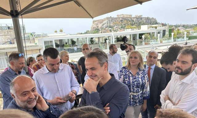 Εκλογές 2023: Ο Κυριάκος Μητσοτάκης συναντήθηκε με τους πολιτικούς  συντάκτες