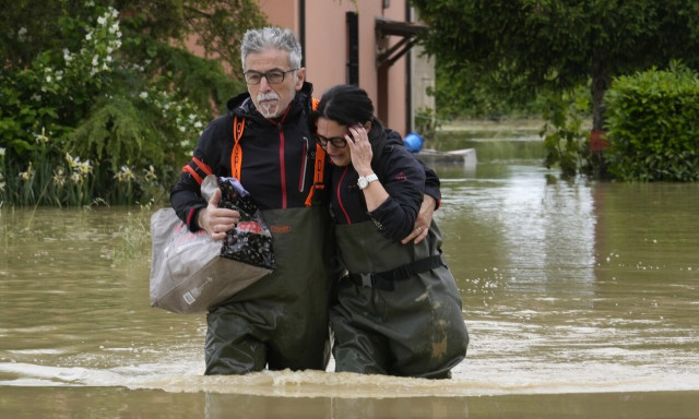 Ιταλία: Τα αποθέματα τροφίων εξαντλούνται - Αυξάνεται ο αριθμός των νεκρών