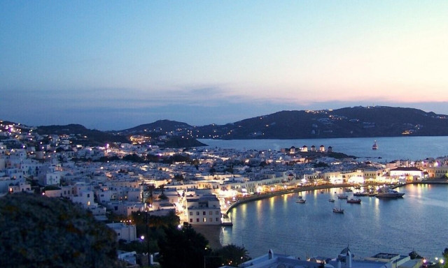 Συλλήψεις στη Μύκονο: «Σκληραίνει» τη στάση του ο εισαγγελέας Εφετών Αιγαίου