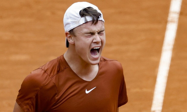 Στέφανος Τσιτσιπάς: Ο Ρούνε το τελευταίο εμπόδιο για τον τίτλο στη Ρώμη, αν περάσει στον τελικό