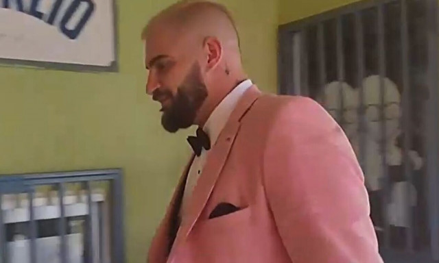 Εκλογές 2023 - Πάτρα: Γαμπρός πρώτα ψήφισε και μετά πήγε με τη μηχανή στην εκκλησία