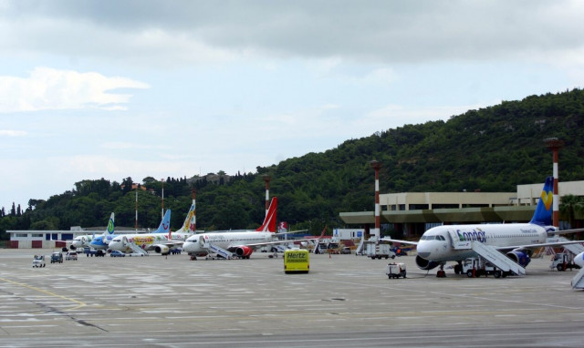 Τραγωδία στη Ρόδο: Τουρίστρια πέθανε στο αεροδρόμιο