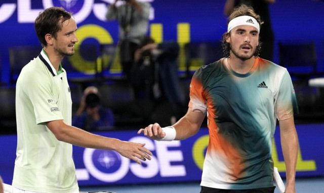 Ο χορός εκδίκησης του Μεντβέντεφ στον Τσιτσιπά - «Αυτό δείχνει γελοίο...» (videos)