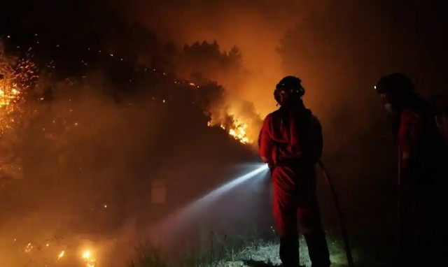 Ισπανία: Σε ύφεση η μεγάλη δασική πυρκαγιά στην Εξτρεμαδούρα - Έχουν καεί 120.000 στρέμματα