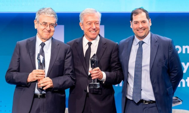 Τιμητική βράβευση σε Σταύρο Ανδρεάδη & Ανδρέα Ανδρεάδη για τη συνεισφορά τους στον κλάδο φιλοξενίας