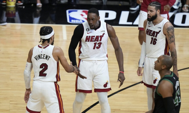 NBA: Βγάζουν σκούπα οι Χιτ - Ισοπέδωσαν τους Σέλτικς και έκαναν το 3-0 (vid)