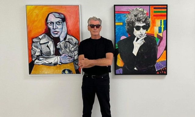 Πιρς Μπρόσναν: Ο «Τζέιμς Μποντ» έκανε την πρώτη του έκθεση ζωγραφικής