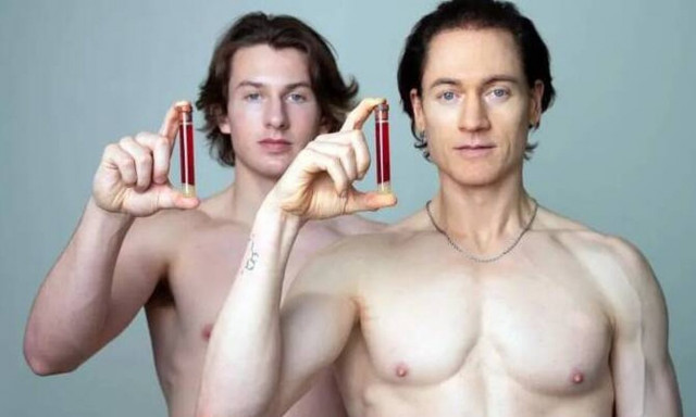 Μπράιαν Τζόνσον: Ο μεγιστάνας που ψάχνει την αιώνια νεότητα παίρνει αίμα από τον 17χρονο γιο του