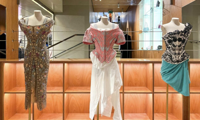 Οι κορσέδες της Biβιεν Γουέστγουντ σε έκθεση στο Λονδίνο