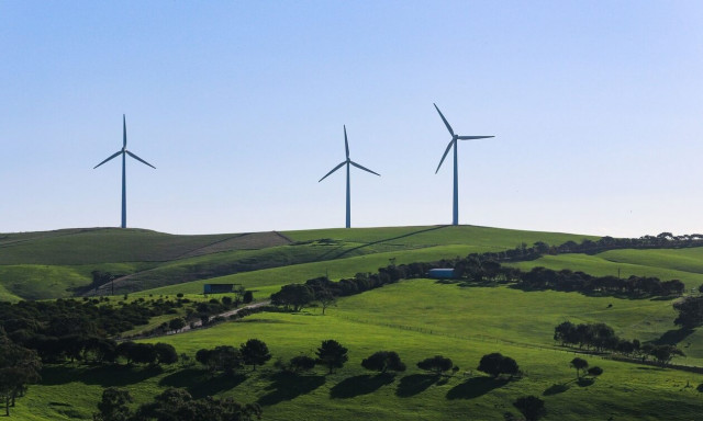 Τι αλλάζει στην ενέργεια: Νέες τιμές, επενδύσεις και μεγάλες επιδοτήσεις