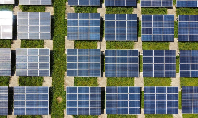 Επιδοτήσεις με σύμμαχο τον ήλιο: Φωτοβολταϊκά στη στέγη και ηλιακοί θερμοσίφωνες