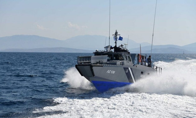 Search and rescue operation in Mykonos after migrant boat capsizes