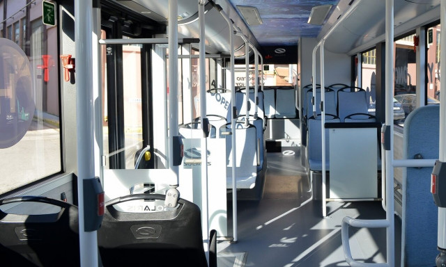 Συναγερμός στη Μιχαλακοπούλου για διαρροή πετρελαίου από λεωφορείο