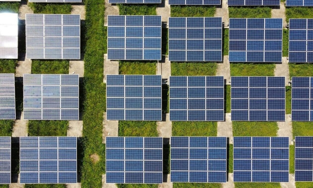 Φωτοβολταϊκά: Δεύτερη στον κόσμο η Ελλάδα σύμφωνα με τον Διεθνή Οργανισμό Ενέργειας