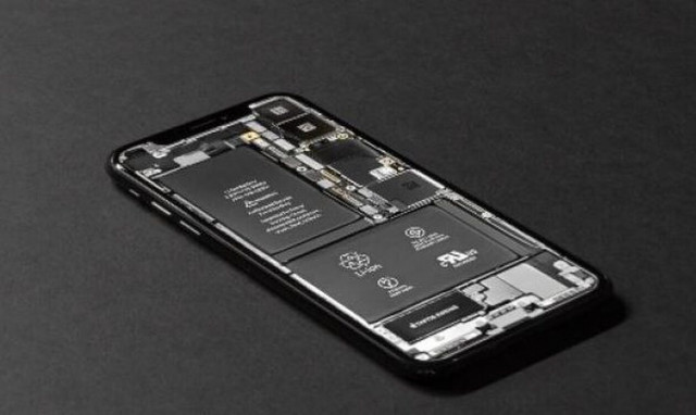 Επιστήμονες κατασκεύασαν μπαταρία που μπορεί να φορτίσει πλήρως το κινητό σε 60 δευτερόλεπτα