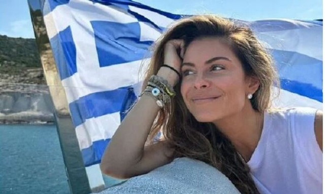 Mαρία Μενούνος: Επισκέφθηκε τη Μύκονο με τον αγαπημένο της και διασκέδασε με την ψυχή της