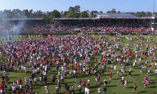 Γερμανία: Αδιανόητη γκάφα από τους οπαδούς του Αμβούργου - Πανηγύρισαν την άνοδο, αλλά δεν τη πήραν