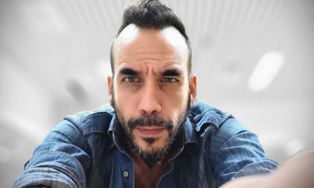 Στο γάμο Μουζουράκη βασίλεψε η υποκρισία…