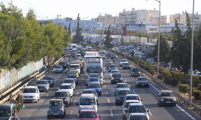 Κίνηση: Μποτιλιάρισμα χιλιομέτρων στην Εθνική λόγω τροχαίου