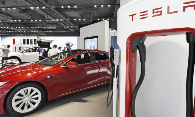 Σε πτώση η φήμη της Tesla