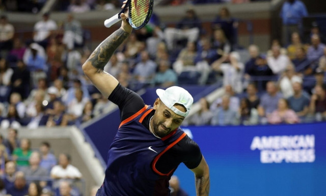 Νικ Κύργιος: Άγριο ξέσπασμα στα social media - Έκαψε τη φανέλα των Σέλτικς μετά τον αποκλεισμό (vid)