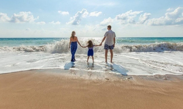 Επίδομα παιδιού Α21: Τι ώρα πληρώνονται οι δικαιούχοι τη β' δόση