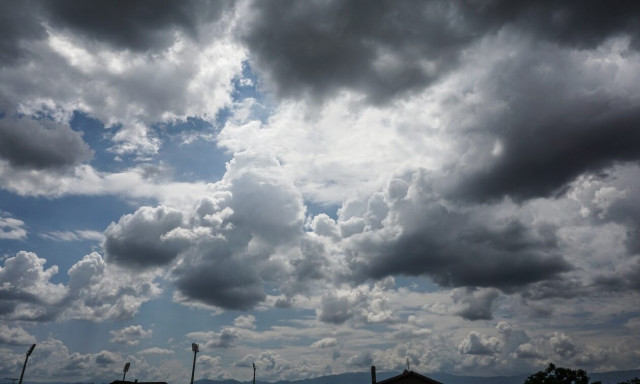 Καιρός: Καταιγίδες στην Αθήνα τις επόμενες ώρες - Οι χάρτες