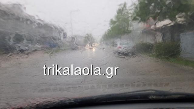 Iσχυρό μπουρίνι χτύπησε τα Τρίκαλα (photos και βίντεο)